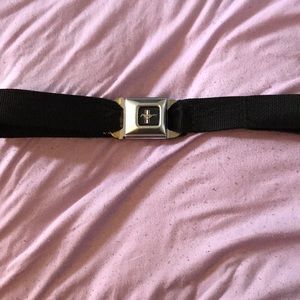 Black mustang buckle belt
